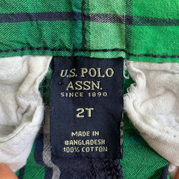 2T Preppy Bundle! Tommy Hilfiger knit vest pullover + US POLO ASSN shorts - Picture 10 of 11